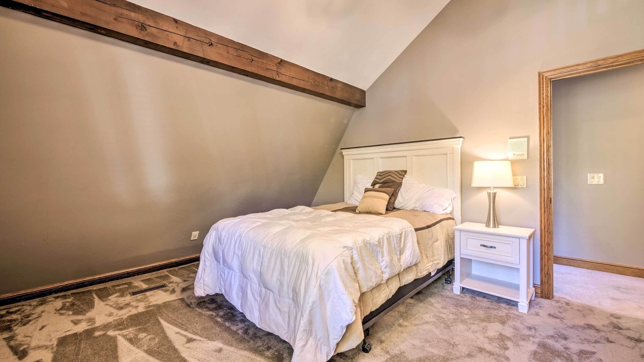 Photo of Bedroom in Solon