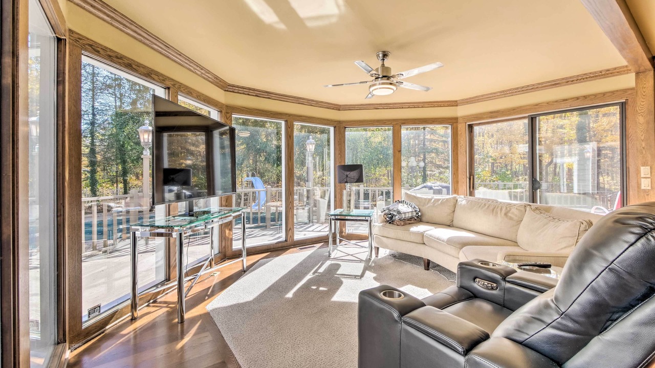 Photo of Livingroom in Solon
