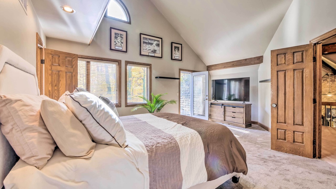 Photo of Bedroom in Solon