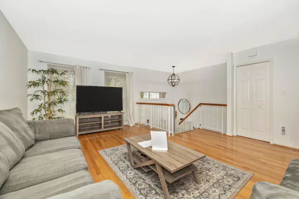 Photo of Livingroom in Montgomery Village