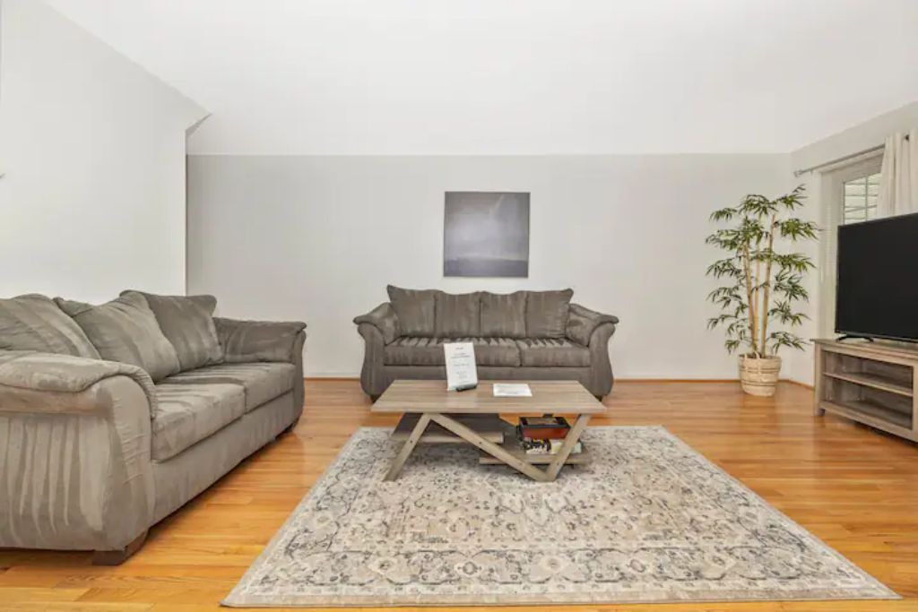Photo of Livingroom in Montgomery Village