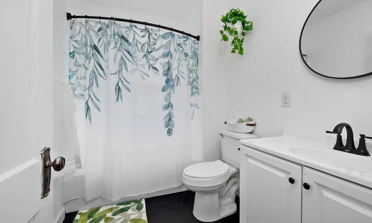 Photo of Bathroom in Silverton