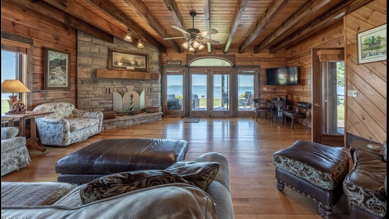 Photo of Livingroom in Put-in-Bay