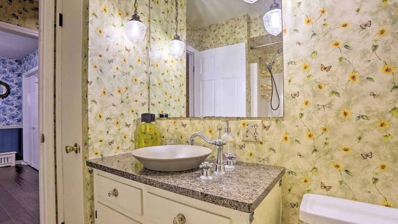 Photo of Bathroom in White Mills