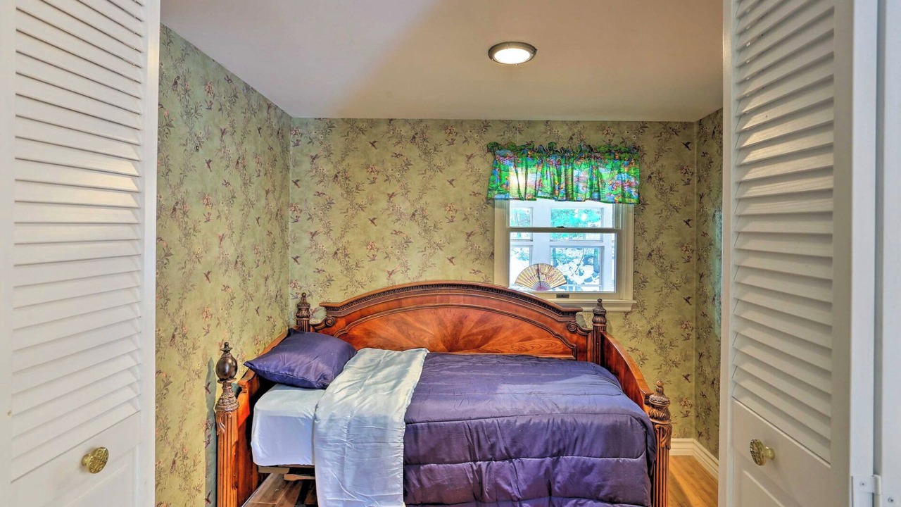 Photo of Bedroom in White Mills