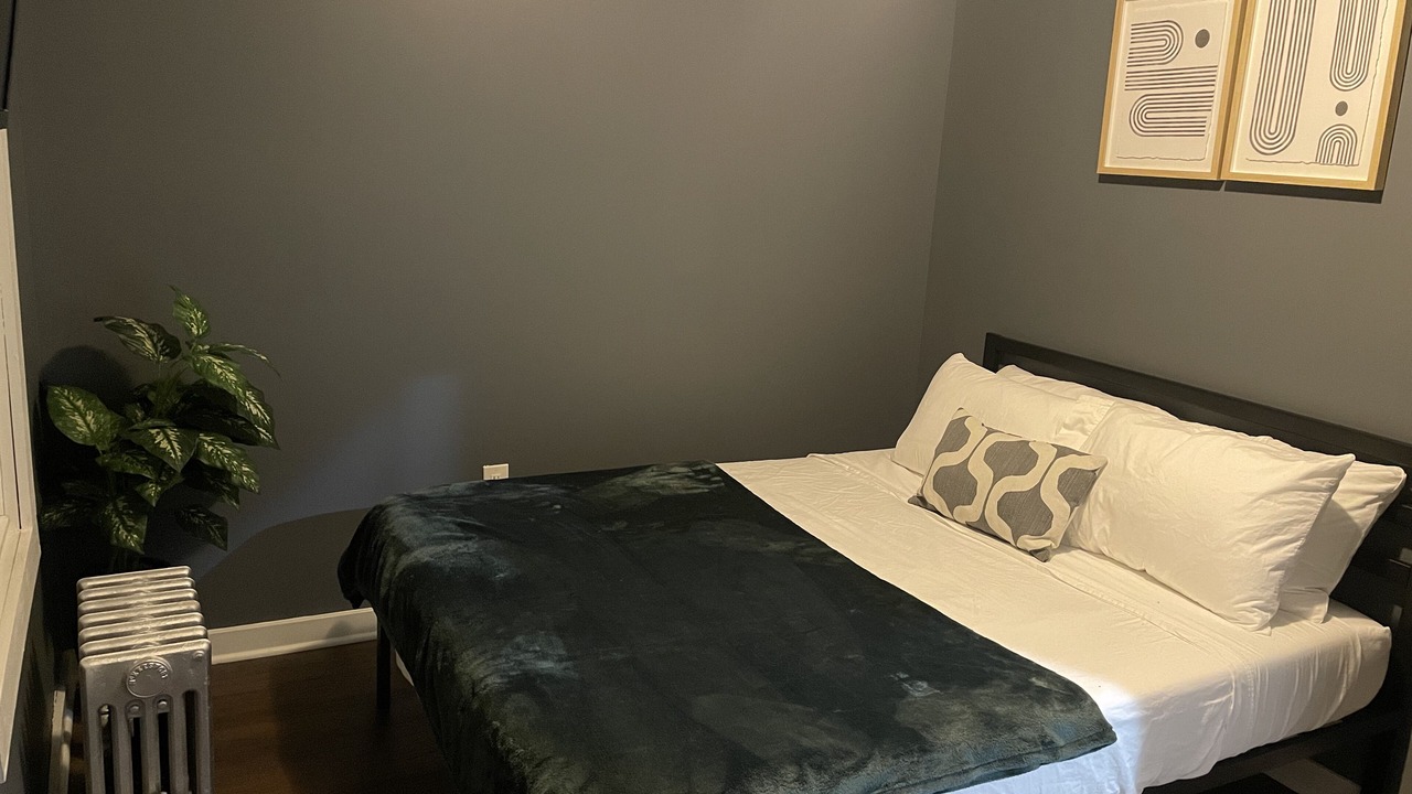 Photo of Bedroom in Orange