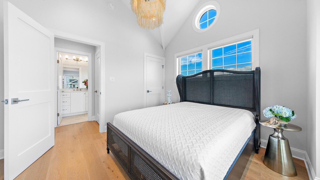 Photo of Bedroom in Beach Haven Gardens