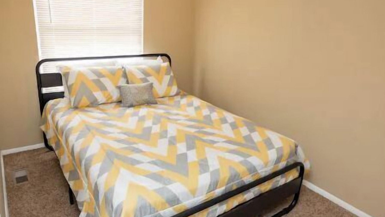 Photo of Bedroom in Elsmere