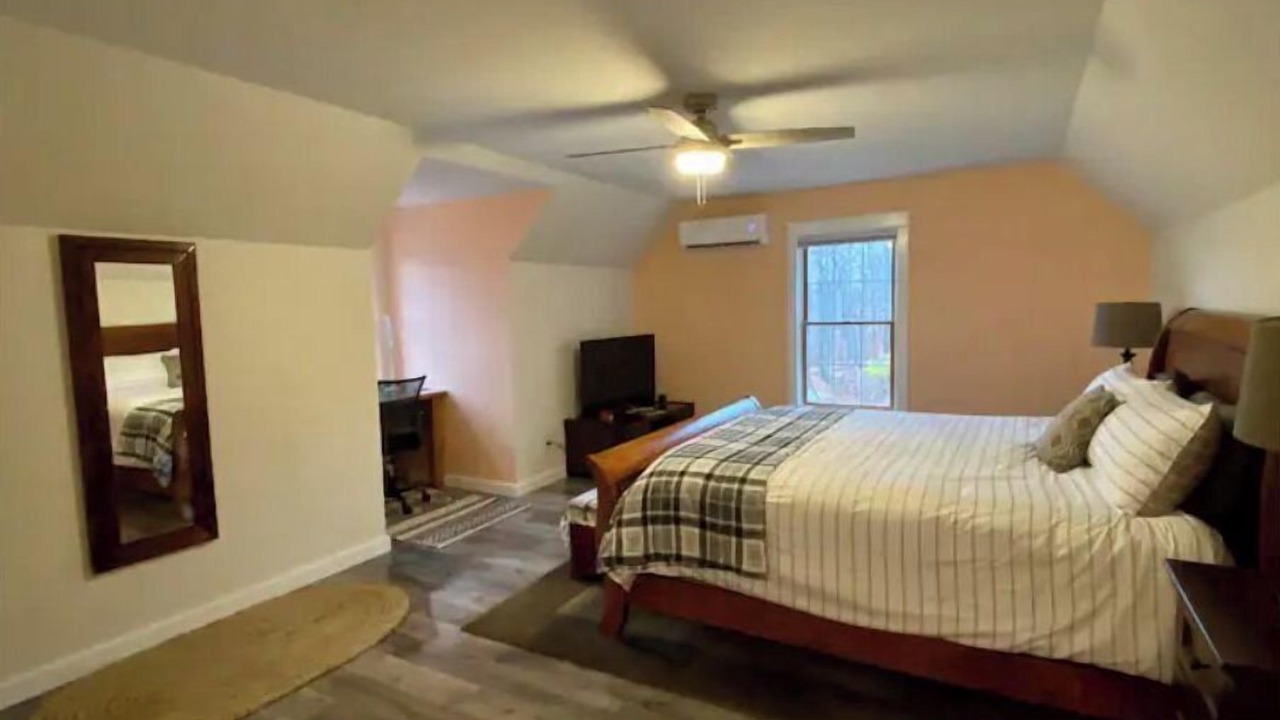 Photo of Bedroom in Gardiner