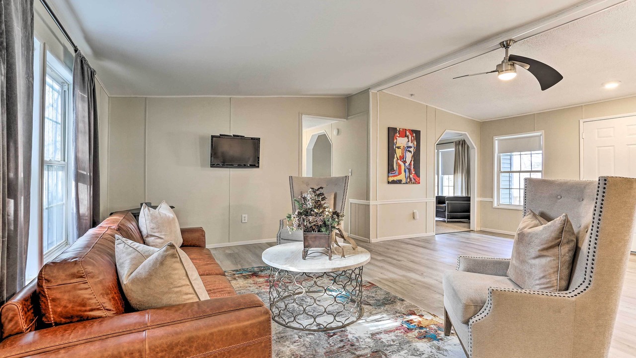 Photo of Livingroom in Greentown