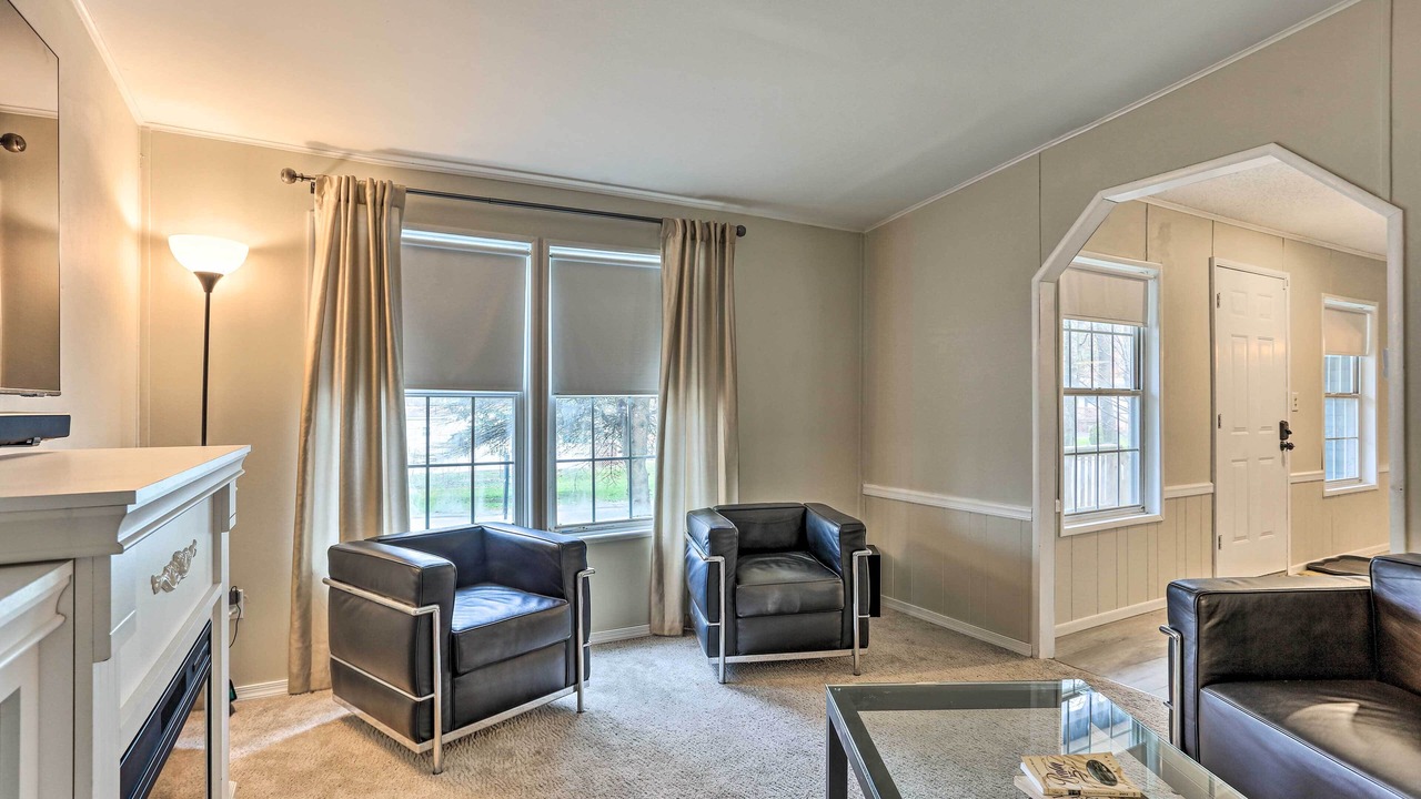 Photo of Livingroom in Greentown
