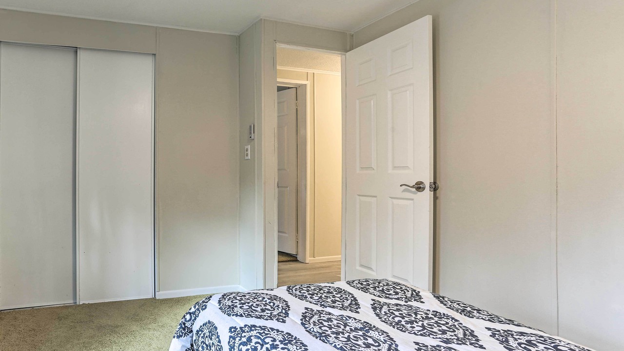 Photo of Bedroom in Greentown