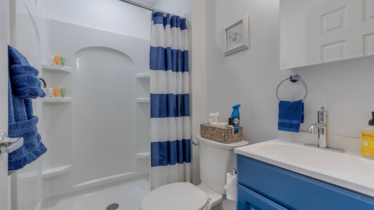 Photo of Bathroom in Wall