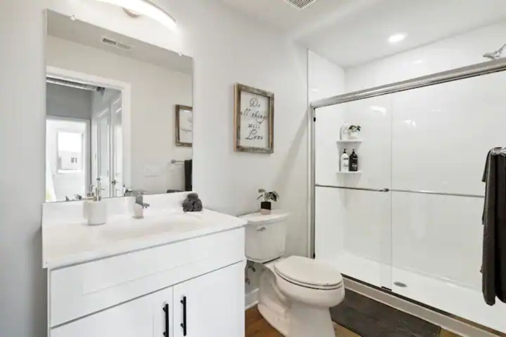 Photo of Bathroom in Norris Square
