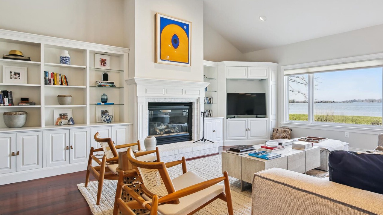 Photo of Livingroom in Unionville