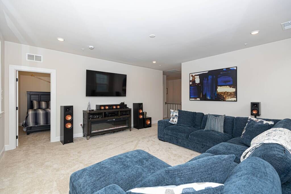Photo of Livingroom in Bayside