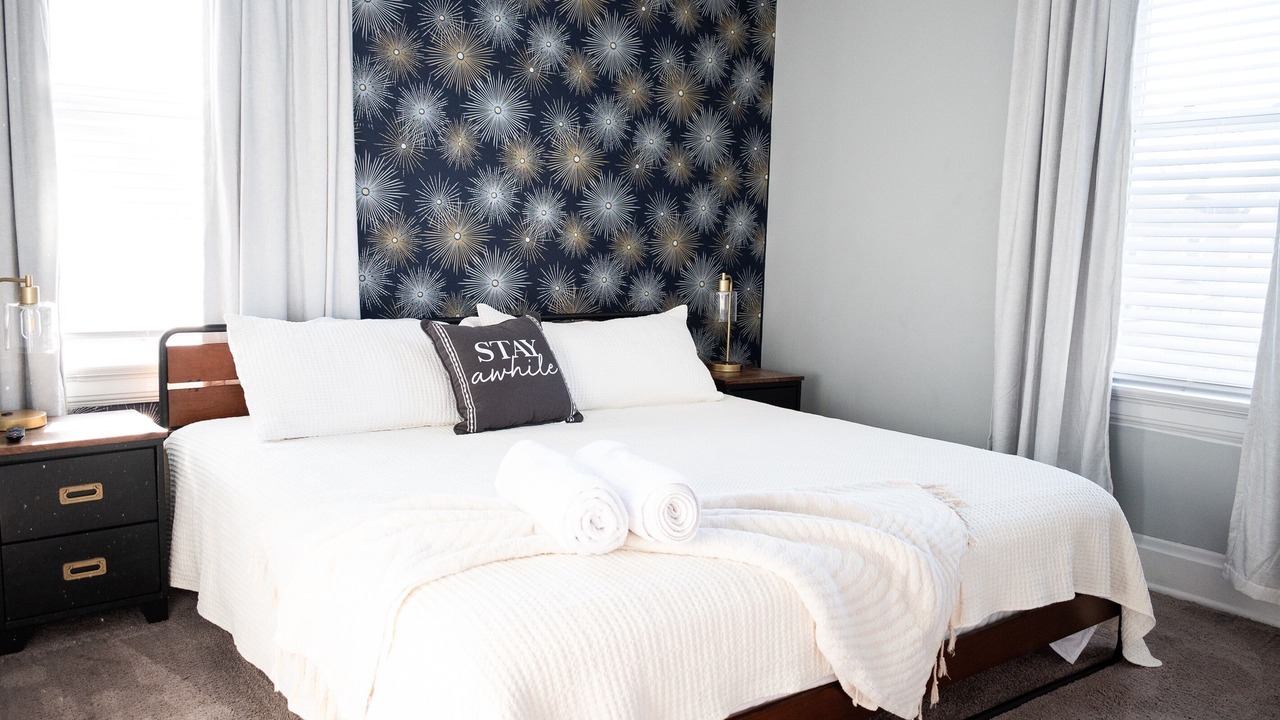 Photo of Bedroom in Roselawn Finance