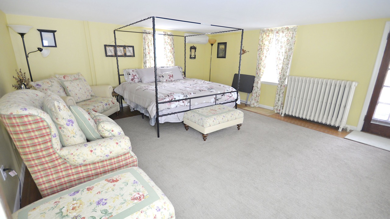 Photo of Bedroom in James Creek
