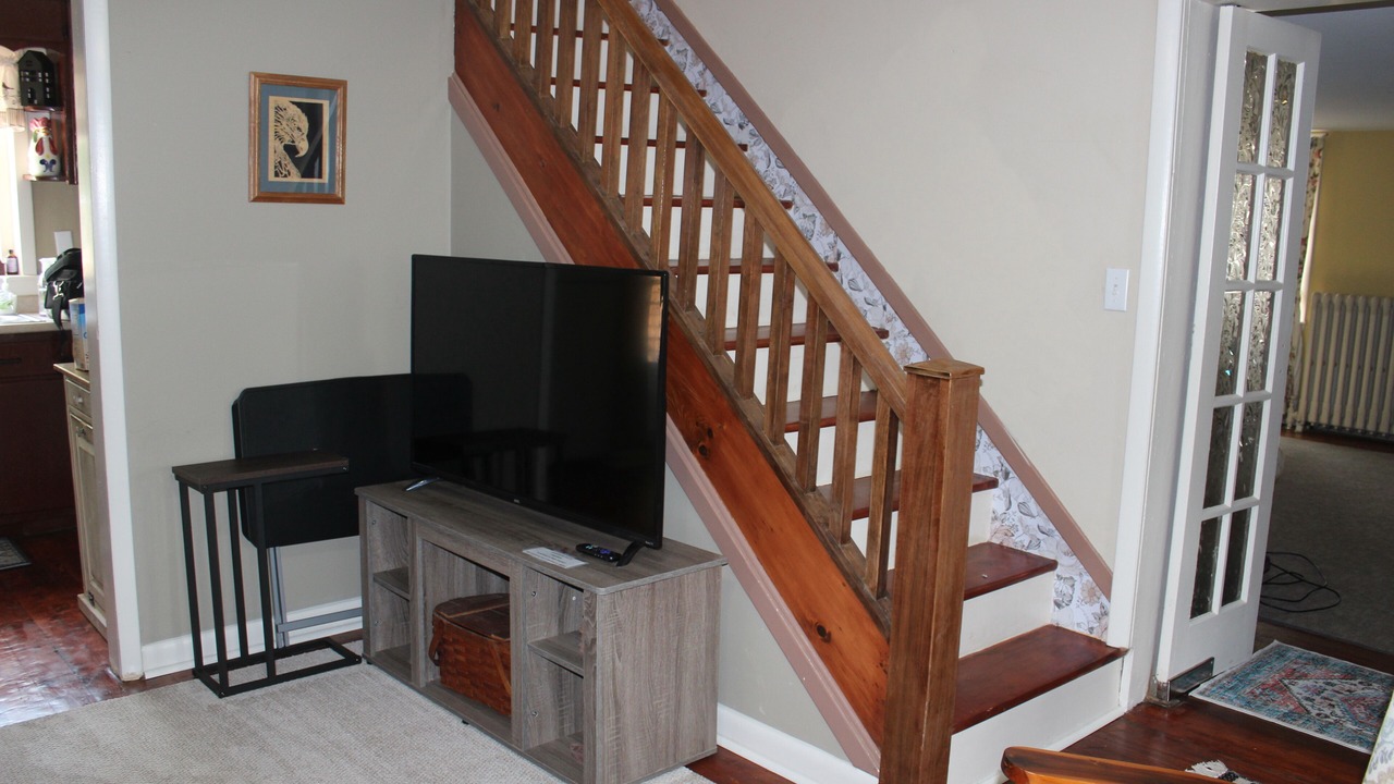 Photo of Livingroom in James Creek