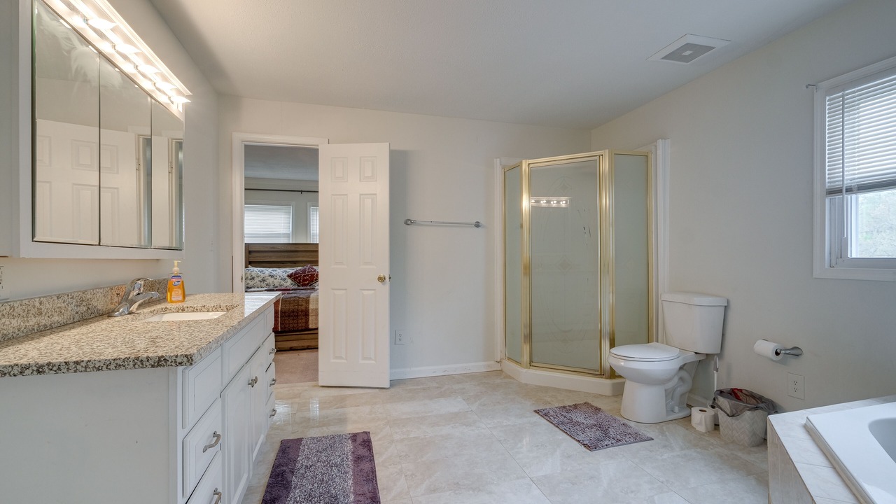 Photo of Bathroom in Triangle