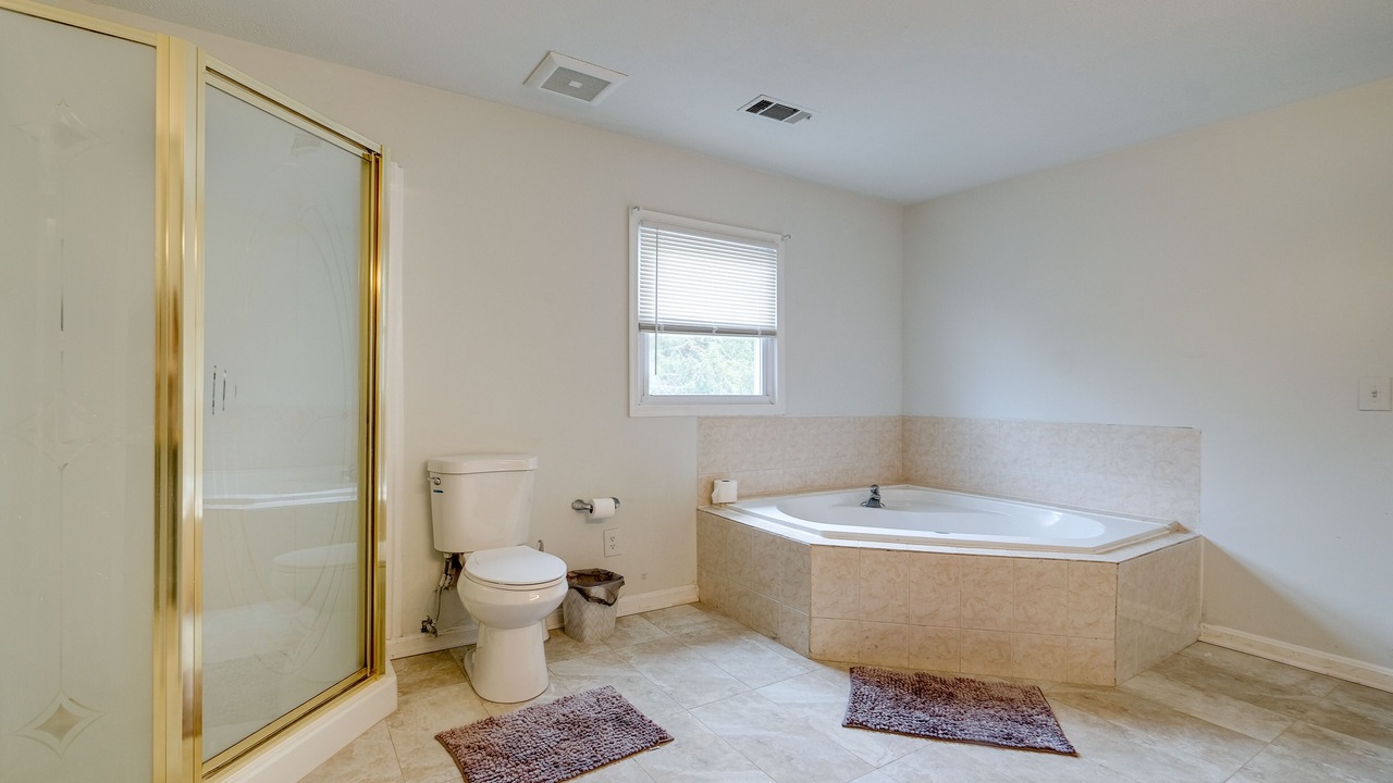 Photo of Bathroom in Triangle