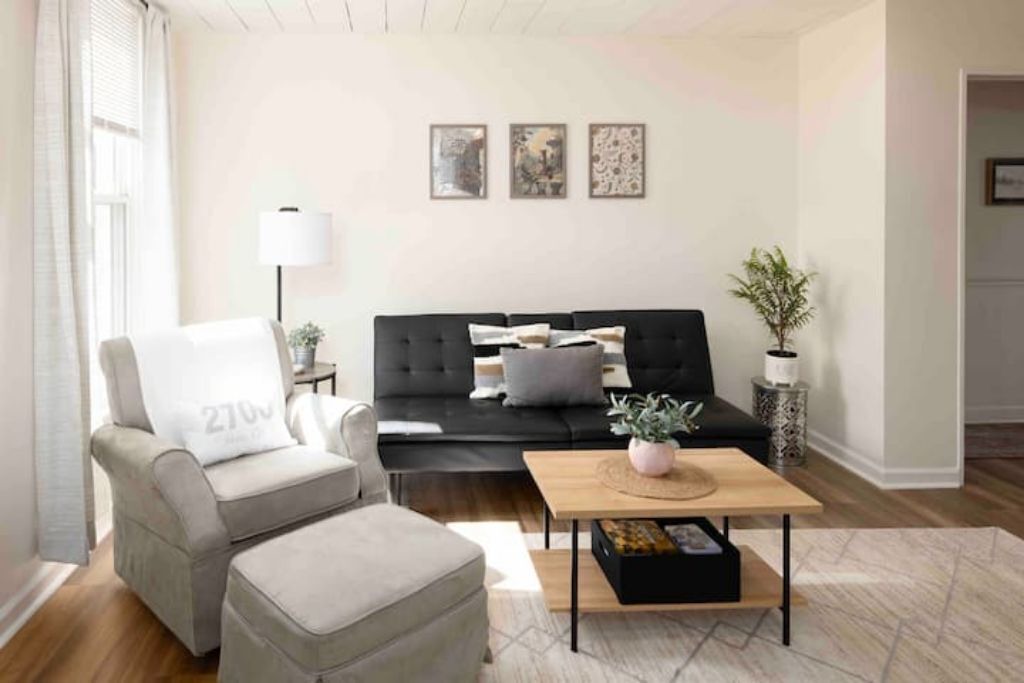 Photo of Livingroom in Ross