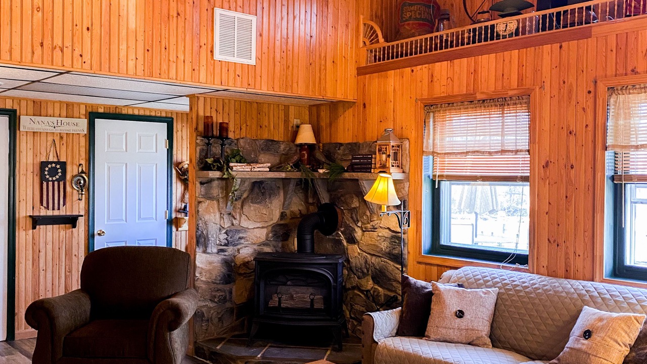 Photo of Livingroom in Laurelton