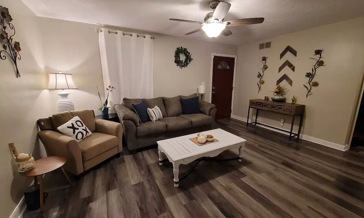 Photo of Livingroom in Austintown