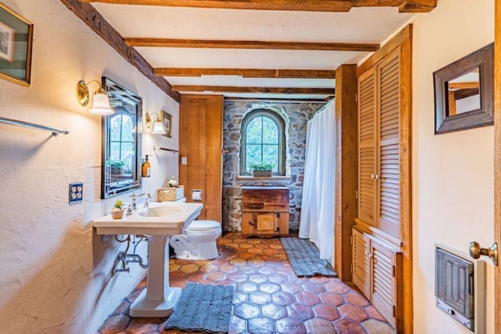 Photo of Bathroom in Schooleys Mountain