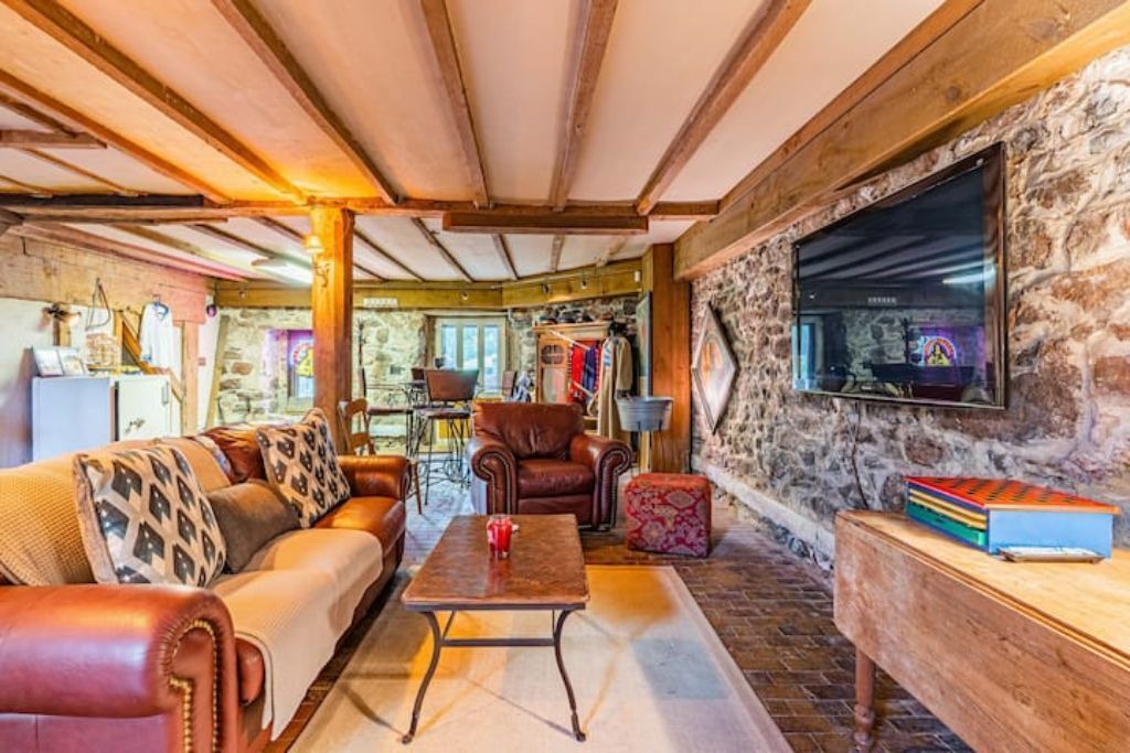 Photo of Livingroom in Schooleys Mountain