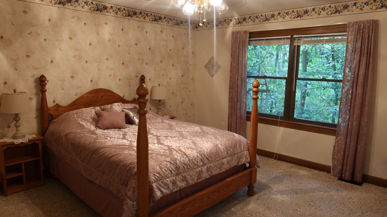 Photo of Bedroom in Loudonville