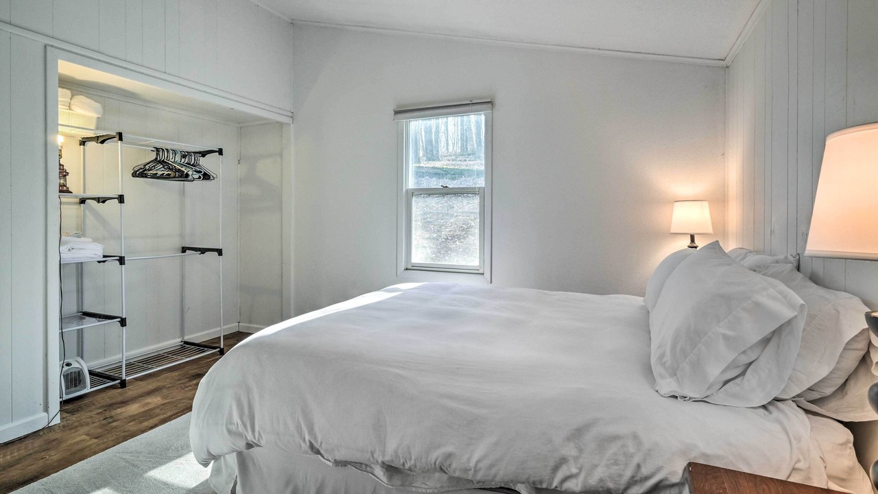 Photo of Bedroom in Queen