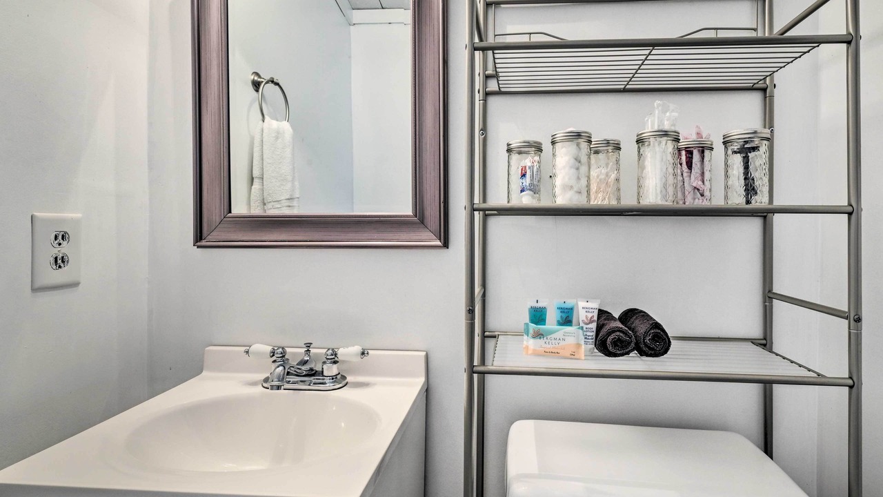 Photo of Bathroom in Queen