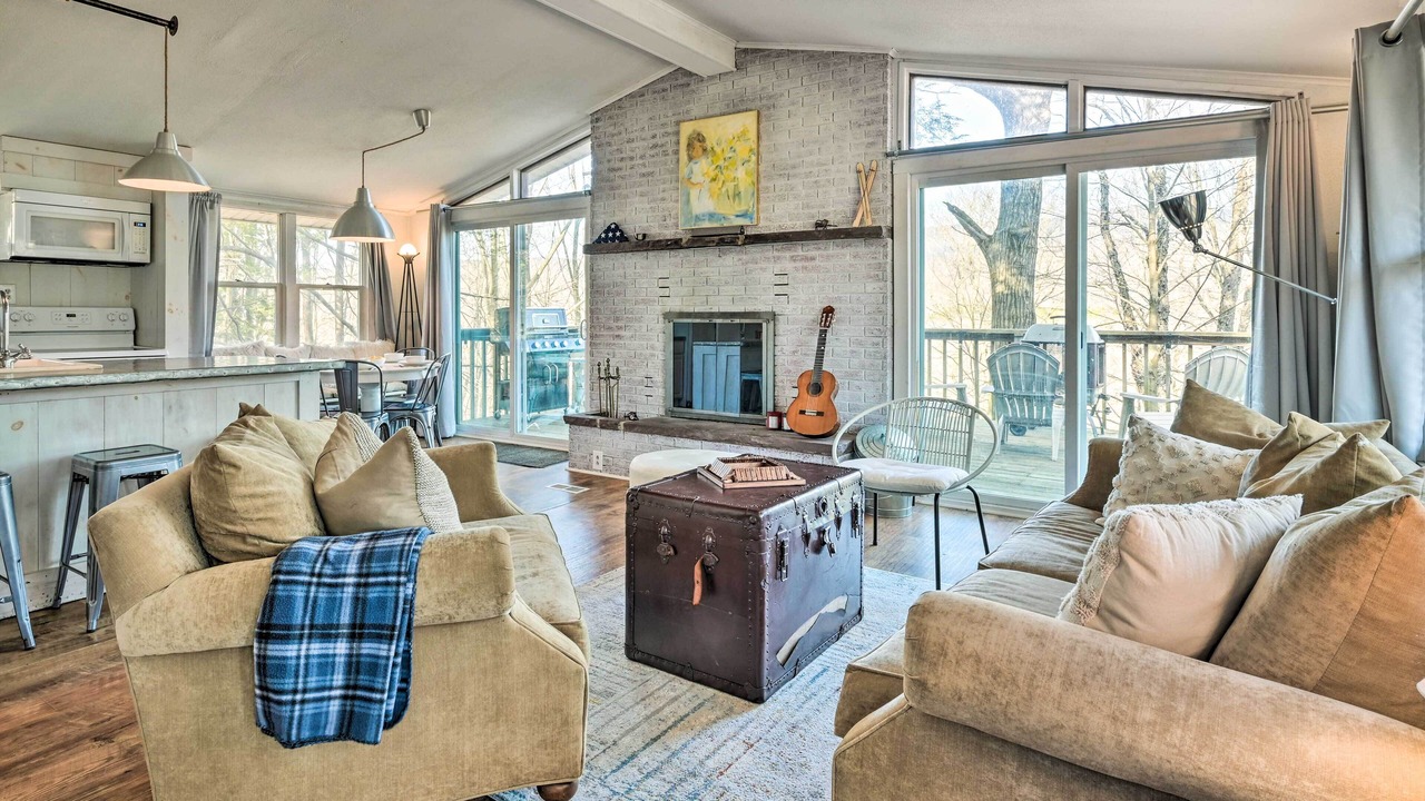 Photo of Livingroom in Queen