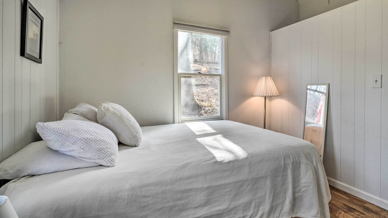 Photo of Bedroom in Queen