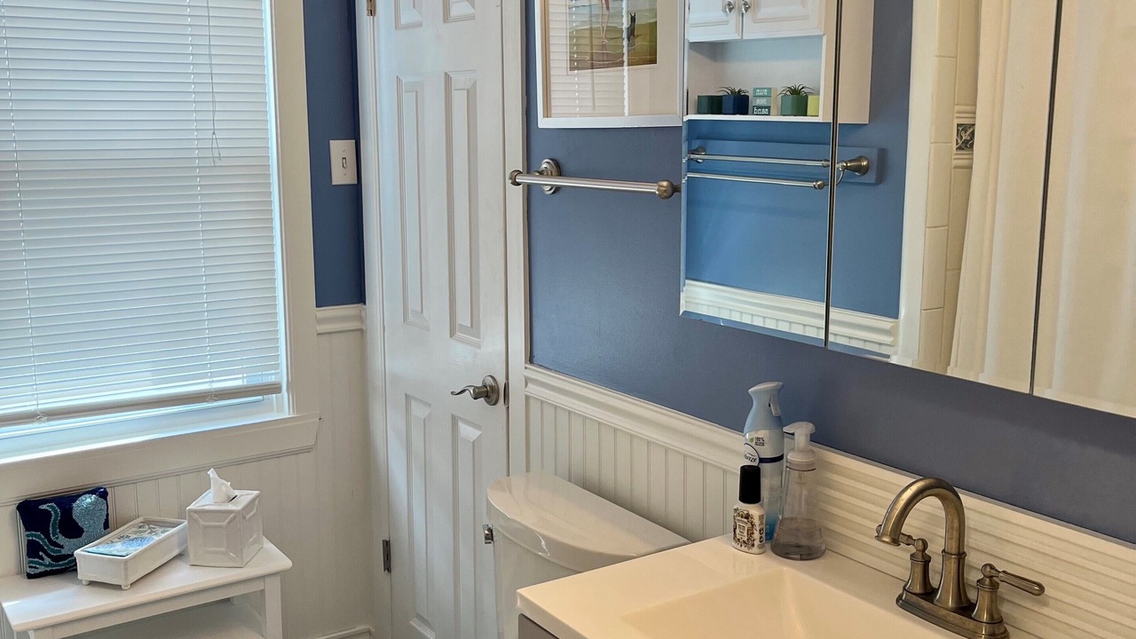 Photo of Bathroom in Avalon