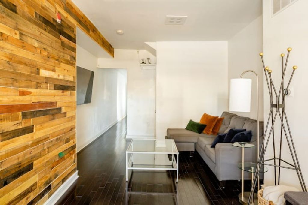 Photo of Livingroom in East Mount Airy