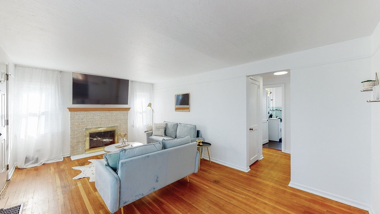 Photo of Livingroom in Canton