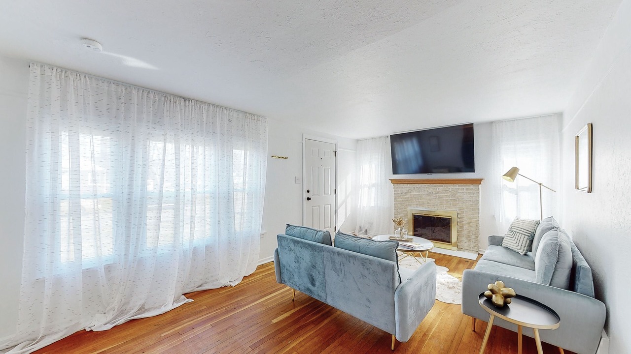 Photo of Livingroom in Canton