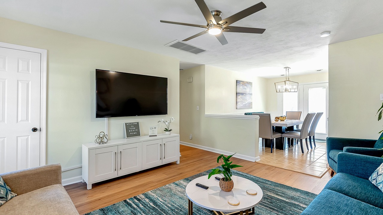 Photo of Livingroom in Bayview