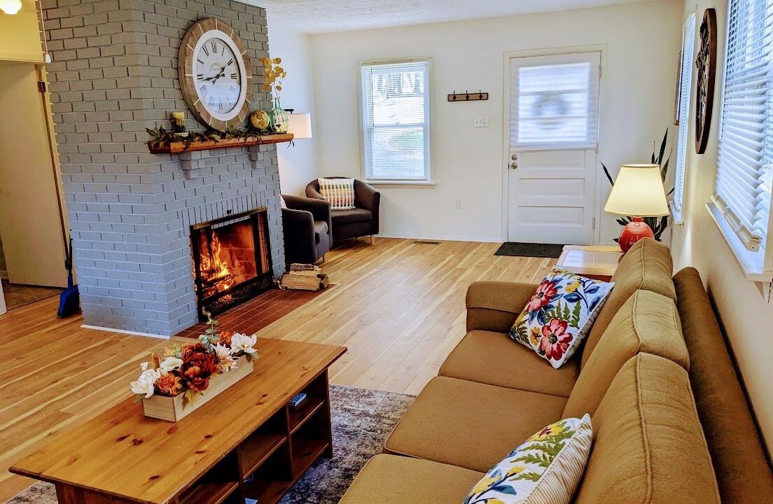 Photo of Livingroom in Bakerton