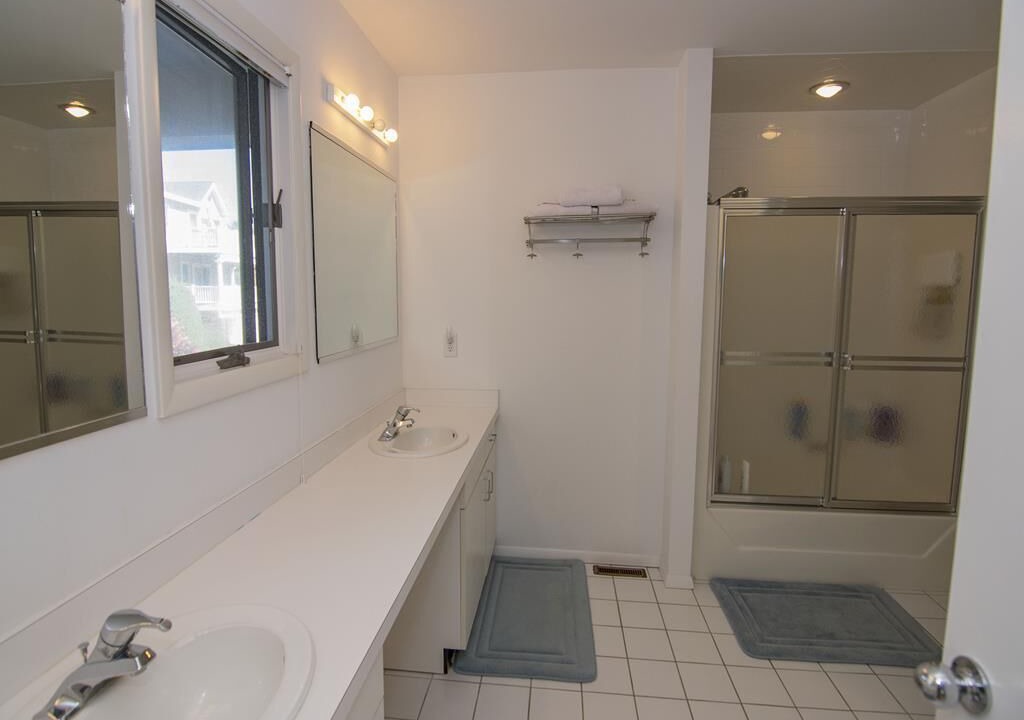 Photo of Bathroom in Loveladies