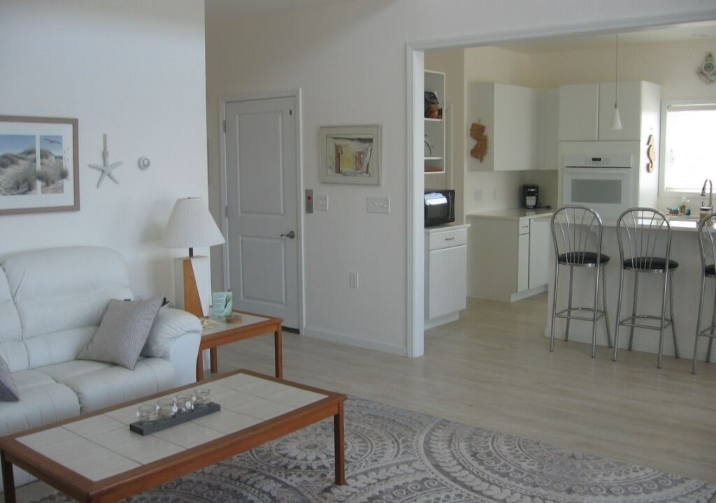 Photo of Livingroom in Beach Haven West