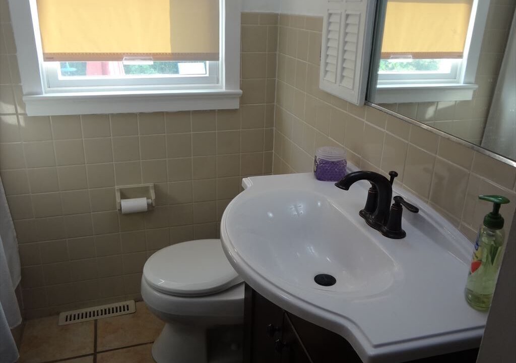 Photo of Bathroom in Loveladies