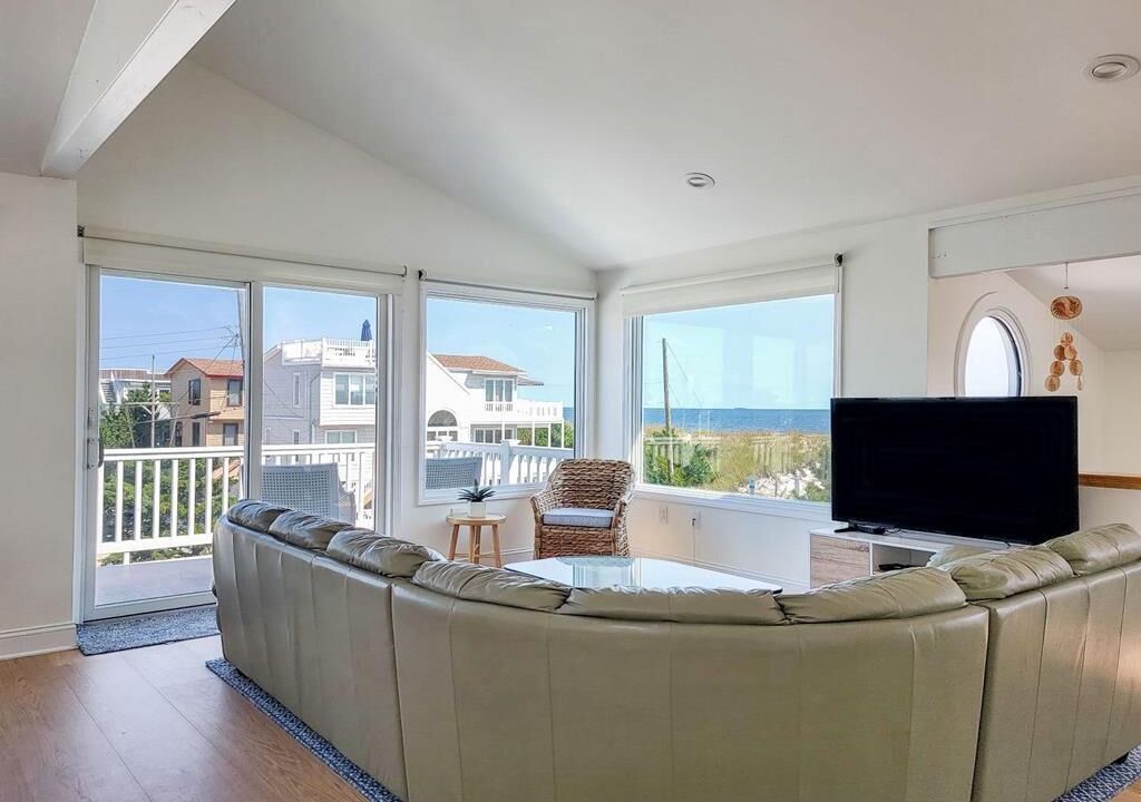 Photo of Livingroom in Harvey Cedars