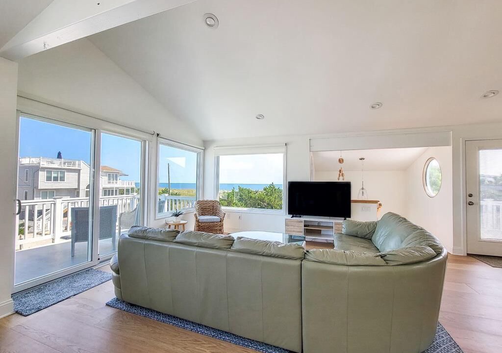 Photo of Livingroom in Harvey Cedars