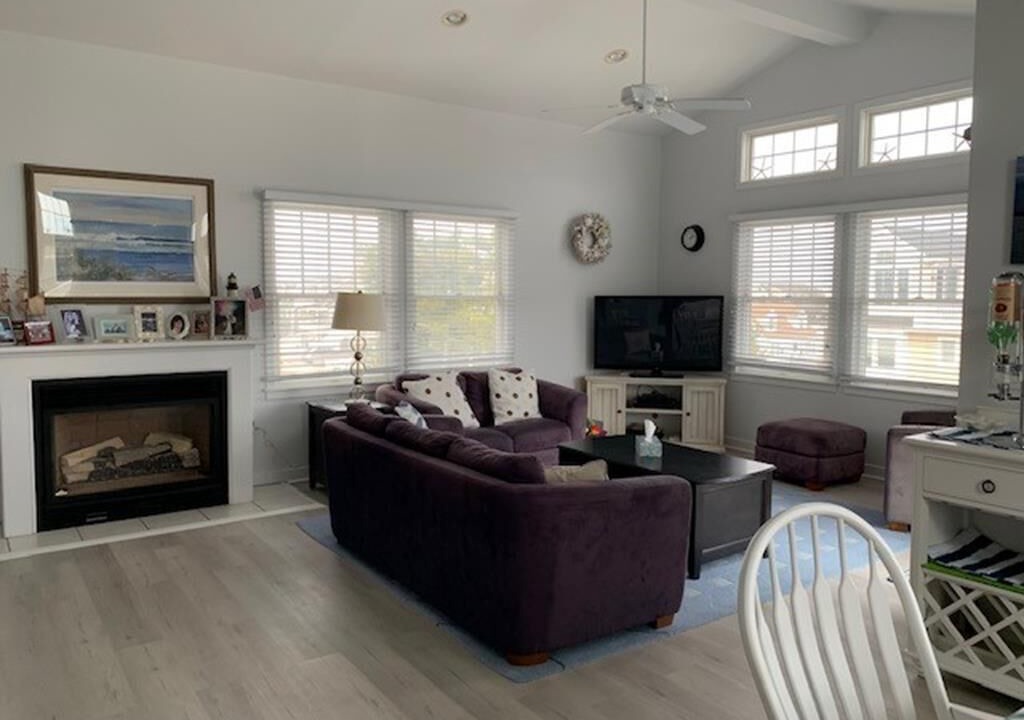 Photo of Livingroom in Beach Haven Terrace