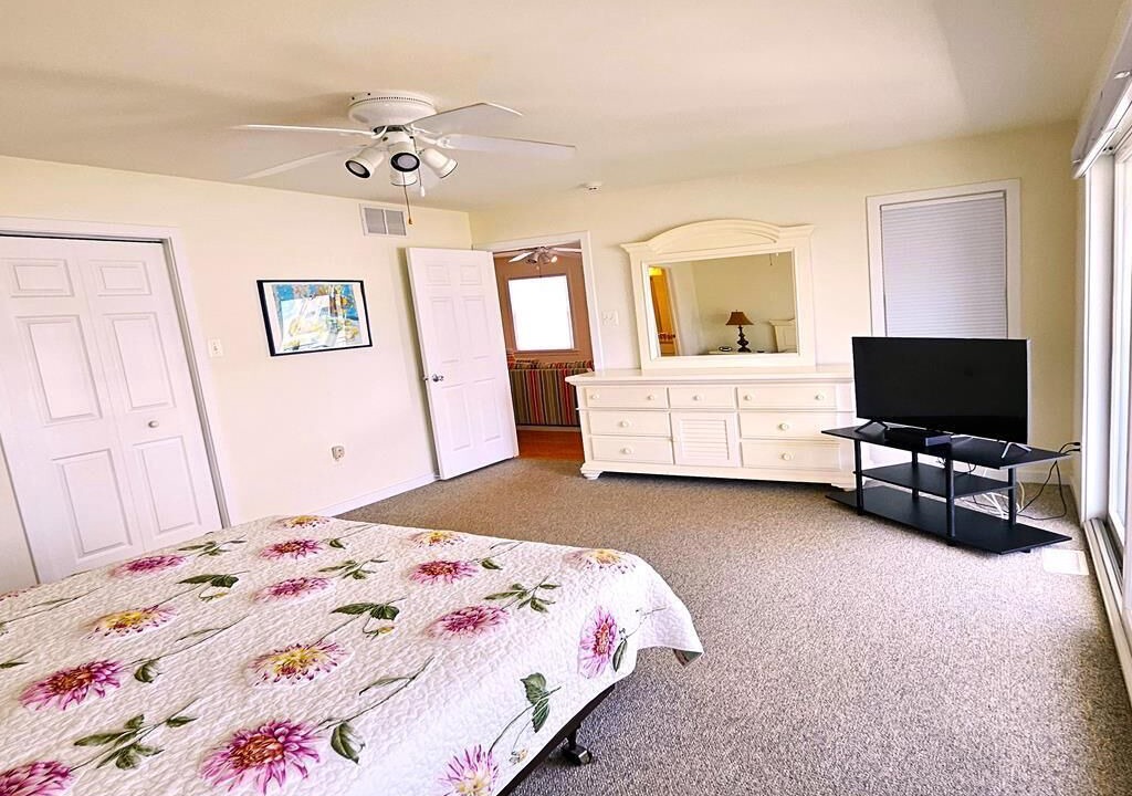 Photo of Bedroom in Loveladies