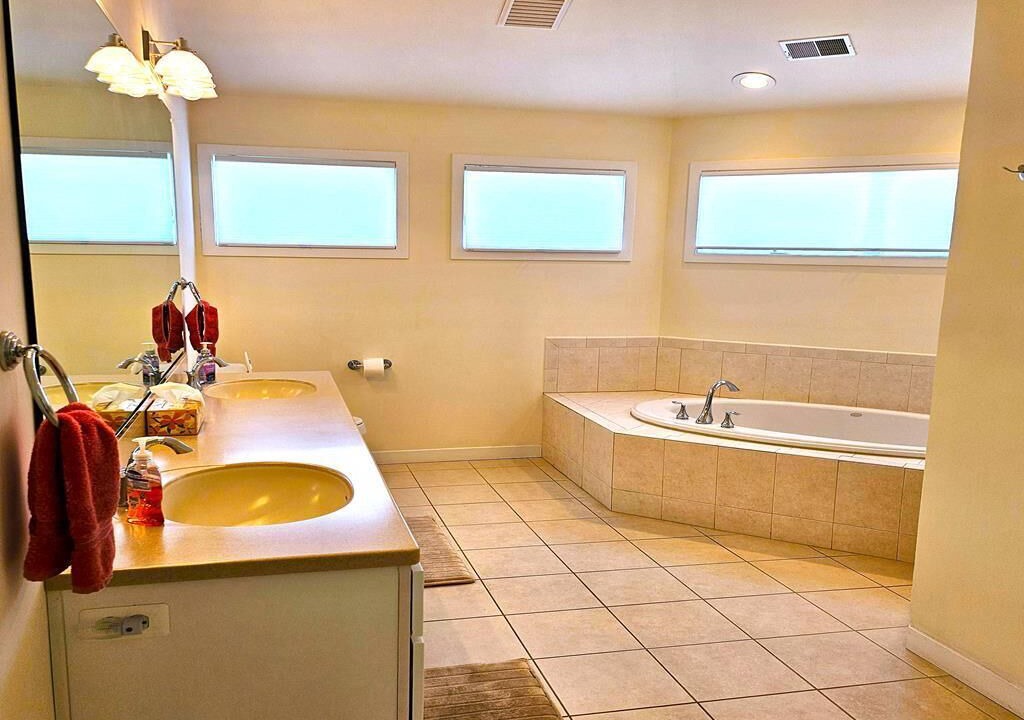 Photo of Bathroom in Loveladies
