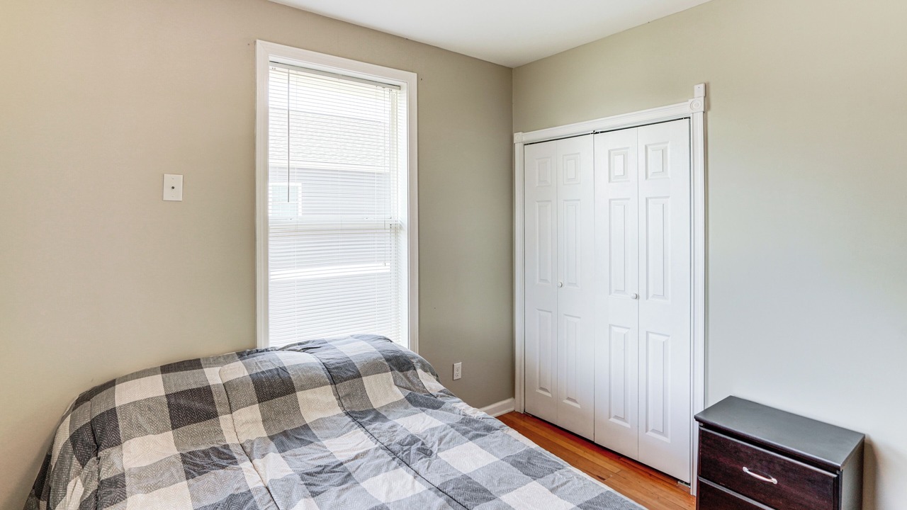 Photo of Bedroom in Village of Waterford